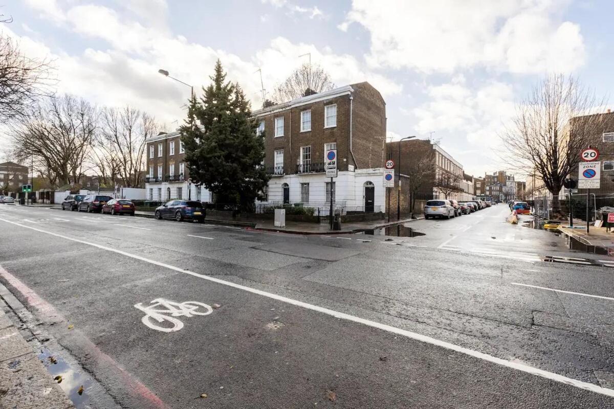 Camden Apartment By Morethanstays London Exterior photo